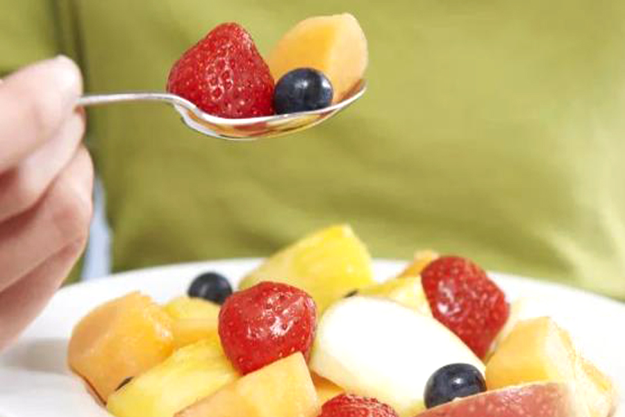 有些水果虽然吃起来不甜，多吃却易胖，需要警惕和控制好