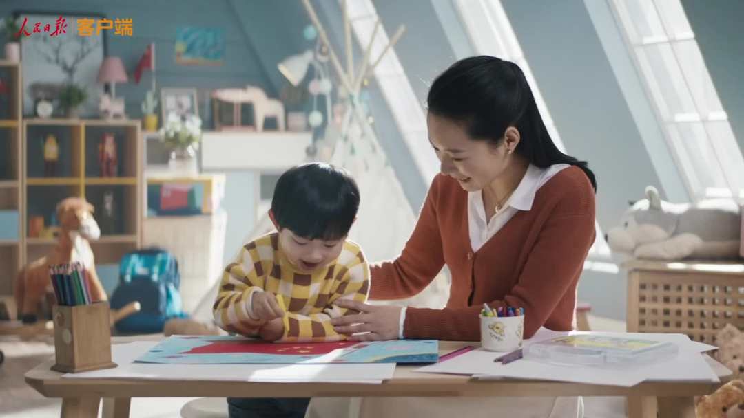 同升一面国旗，一起歌唱祖国