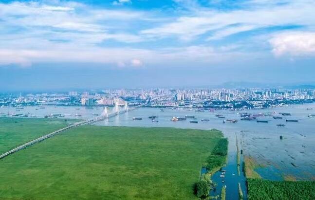 湖南日报 | 岳阳唱响高质量发展“长江之歌”