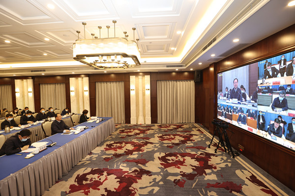 毛伟明在市州长视频会上强调:一招不落抓当前 承前启后谋明年