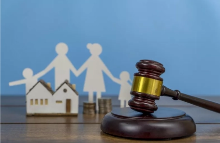 父母买房登记在幼子名下，离婚后丈夫起诉儿子要回房子，法院这么判