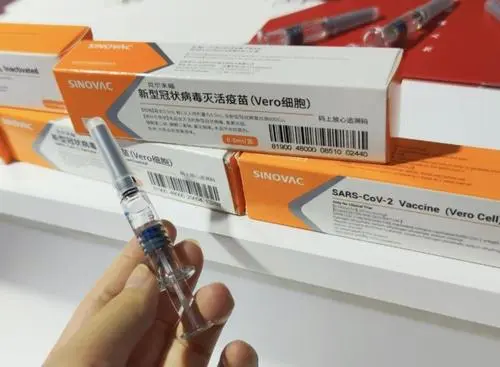 疫苗+特效药，新冠疫情能否终结？
