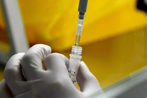 我国正在快速推进奥密克戎株疫苗研发