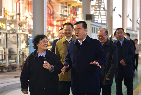 张庆伟在中南大学调研:坚持“四个面向”勇攀科技高峰 为现代化建设提供坚强科技支撑