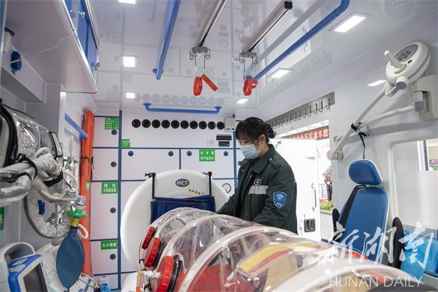 护士怎么数呼吸湖南日报丨一切为了患者——湖南医药学院第一附属医院推进高质量跨越式发展纪实_https://www.jmylbn.com_新闻资讯_第7张