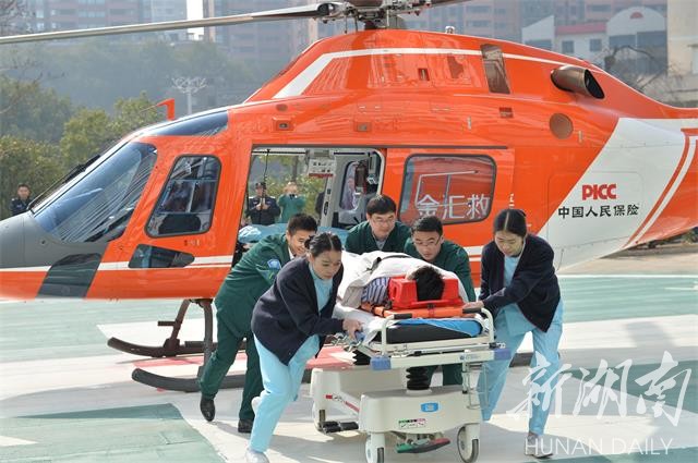 护士怎么数呼吸湖南日报丨一切为了患者——湖南医药学院第一附属医院推进高质量跨越式发展纪实_https://www.jmylbn.com_新闻资讯_第4张