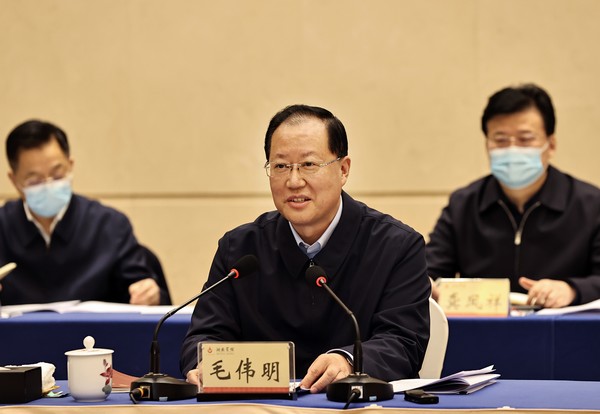 毛伟明：守土有责 守土尽责 牢牢守住疫情防控底线