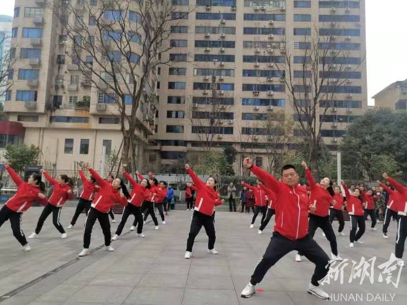 如何在不同操作系统中查看主机名的方法与步骤详解-亿动网络笔记