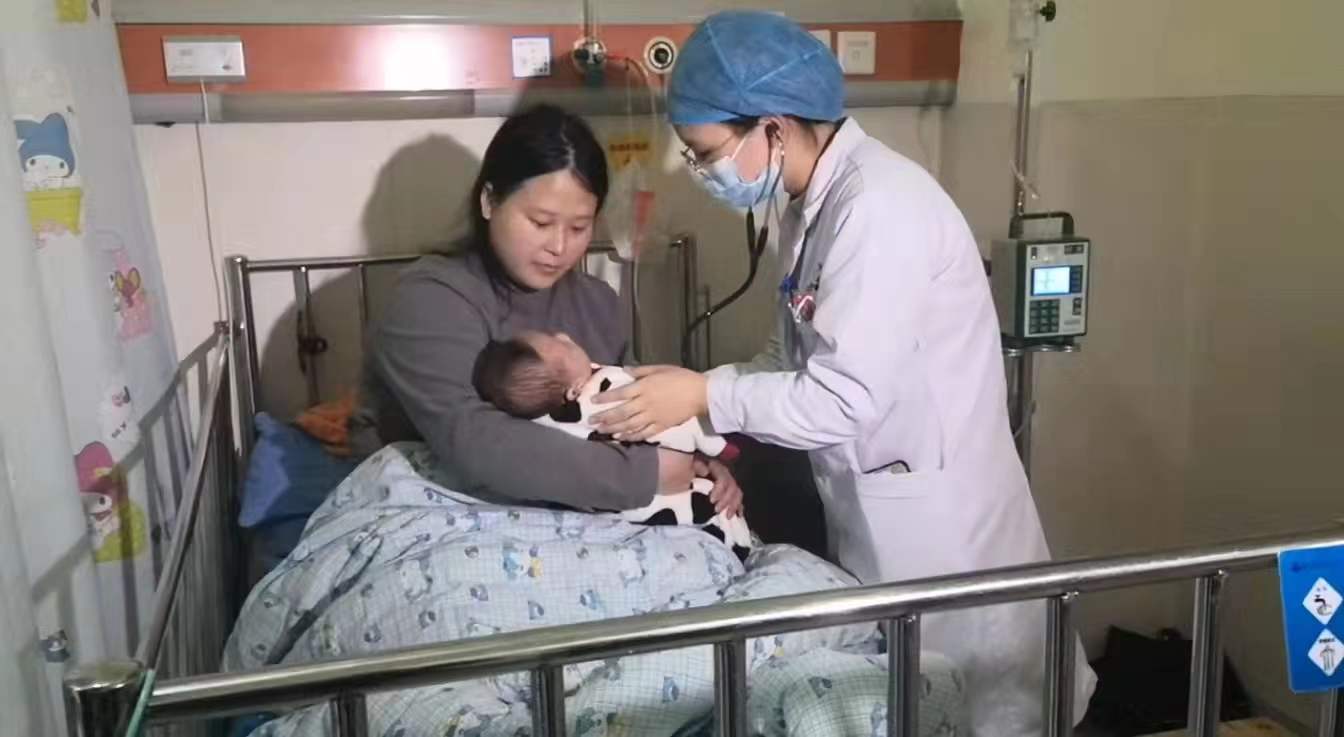 三个家庭的多胞胎孩子入院，警惕这种呼吸道疾病“群发”