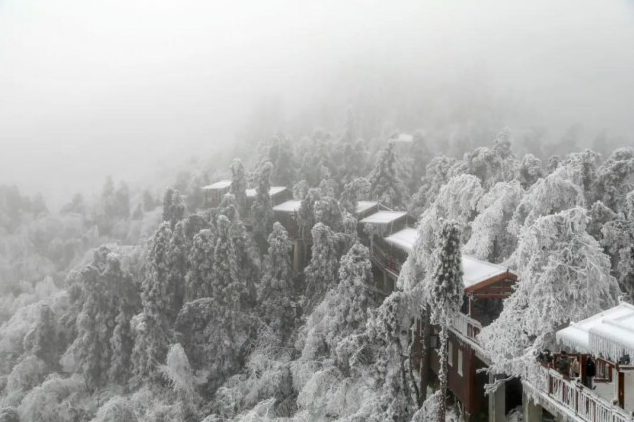春山漫雪立苍茫——观南岳衡山雾凇（组图）