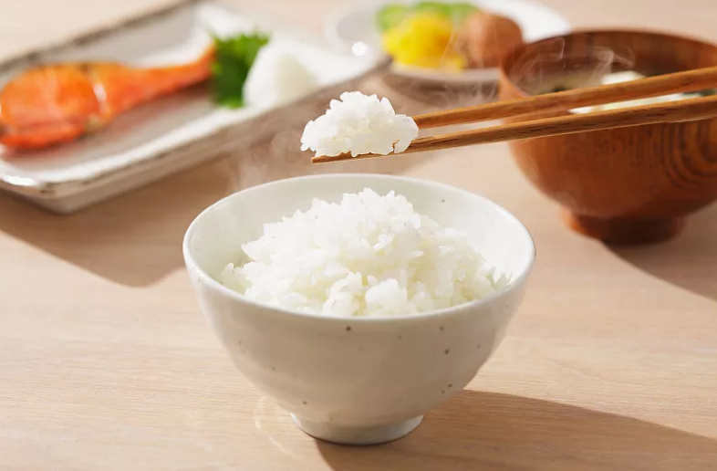 专家建议：晚饭只吃七分饱！“七分饱”到底是多饱？看完再也不担心吃多了