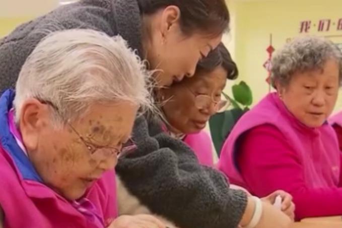 与你有关！这种养老保险，月交费低至百元，还可以缓交→