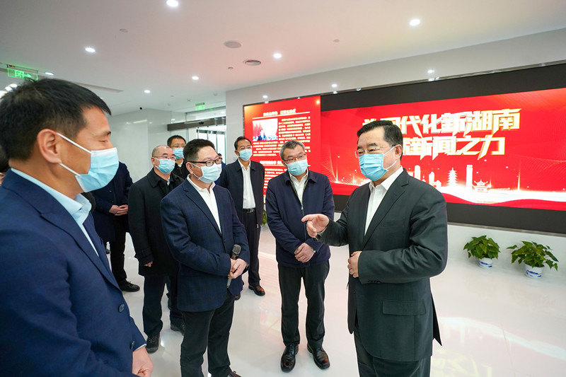 张庆伟在省直主要新闻出版单位调研座谈：努力办好党报党台党刊党网主流媒体 不断提升传播力引导力影响力公信力