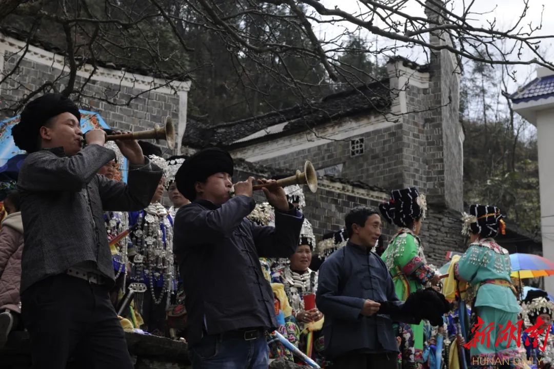 组图丨武吉海：我觅苗寨接龙