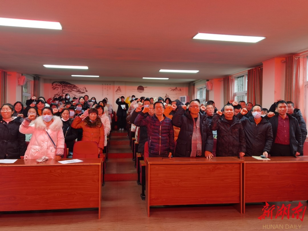 靠近光,追随光,成为光,散发光——永兴县胜利小学掀起向麻小娟老师