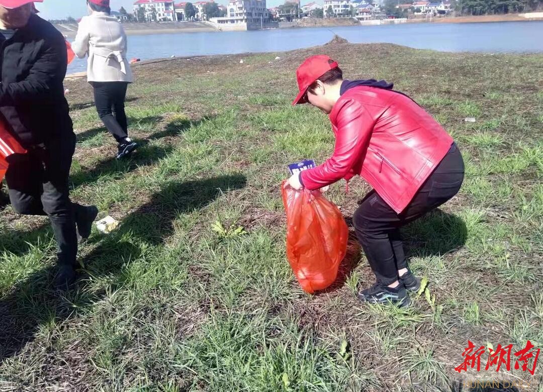 春天裡,護碧水,汨羅啟動實踐志願活動月活動