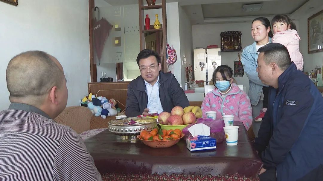 王洪灿走访慰问困境妇女