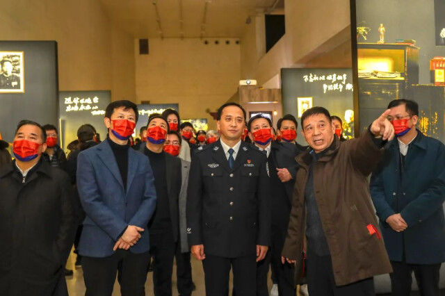 杨徽：另眼评图之阳红光作品评论
