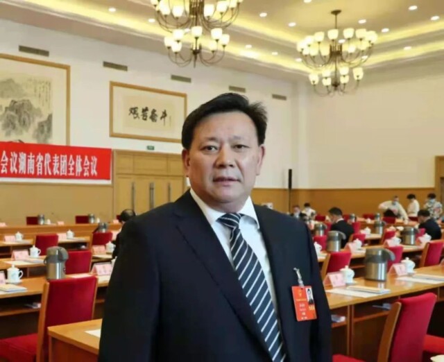 两会专访 | 鄢福初代表：新时代新征程塑造文艺工作者新形象
