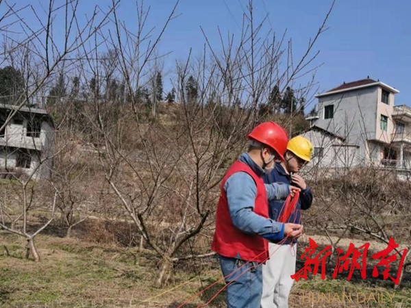 国网凤凰县供电公司：春季安全大检查之一 ——“防雷行动”