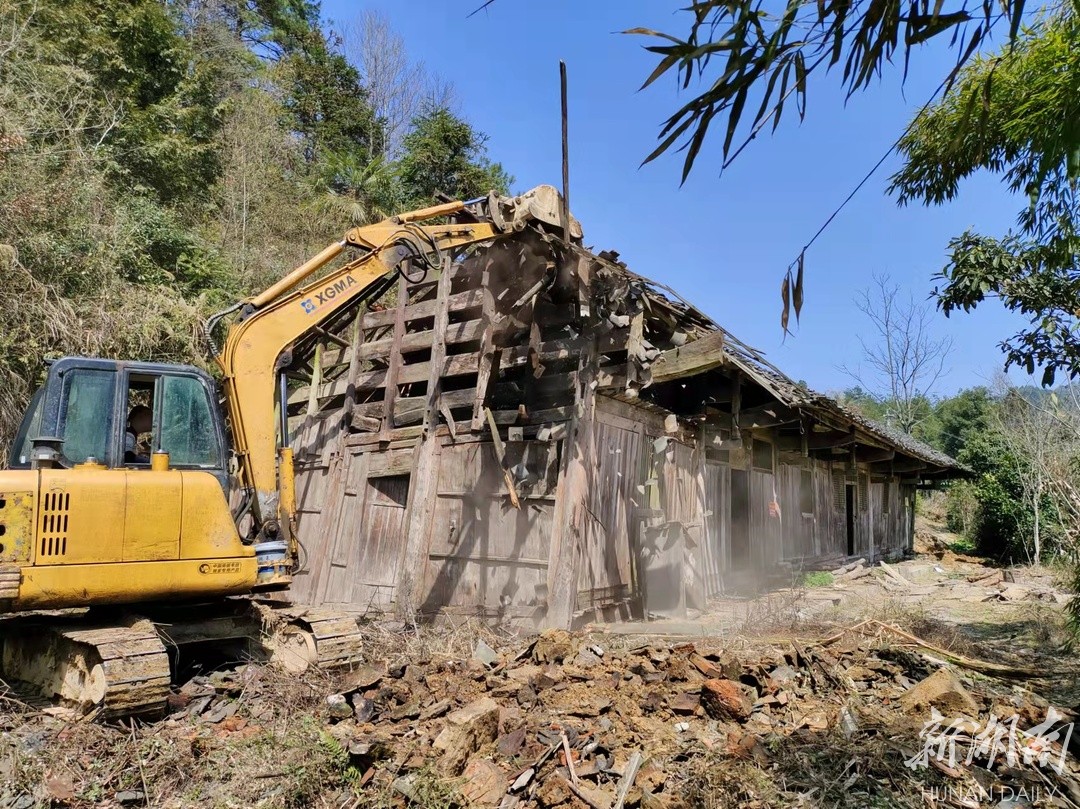 亮剑只为群众生活更美好桑植县河口乡控违治违工作见闻