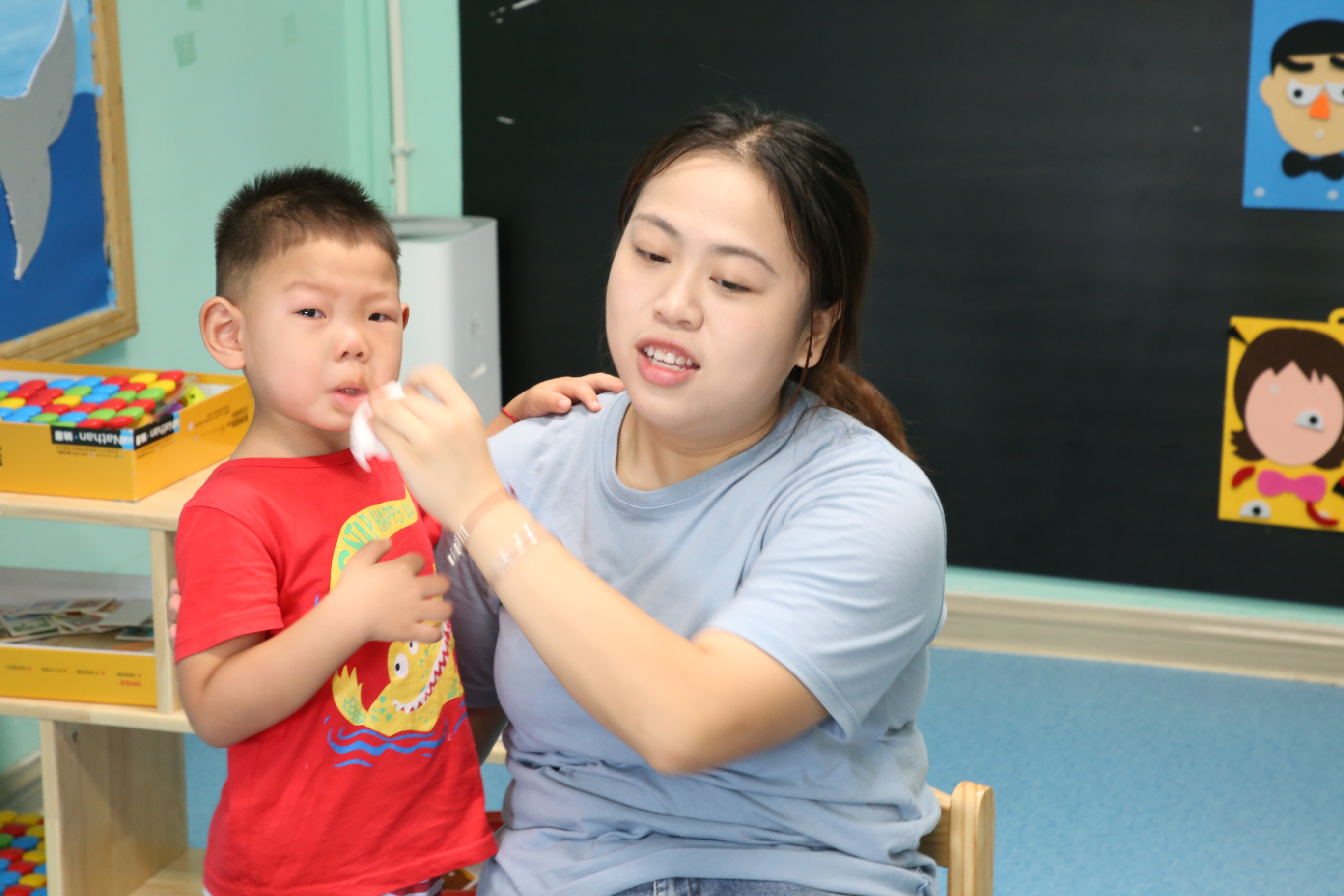 雅方咨询专家谈陪伴孩子的重要性_家长_父母_方式