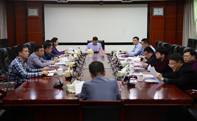邓伟谋主持召开市人民政府2022年第七次常务会议