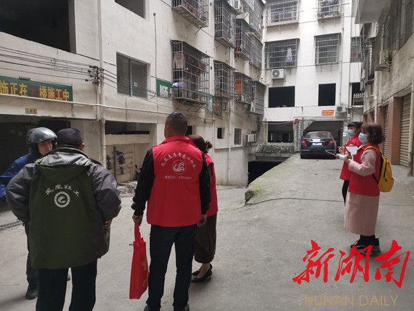 凤凰:五社联动 共同抗疫