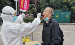 新冠肺炎不是“大号流感”，保护老年人至关重要