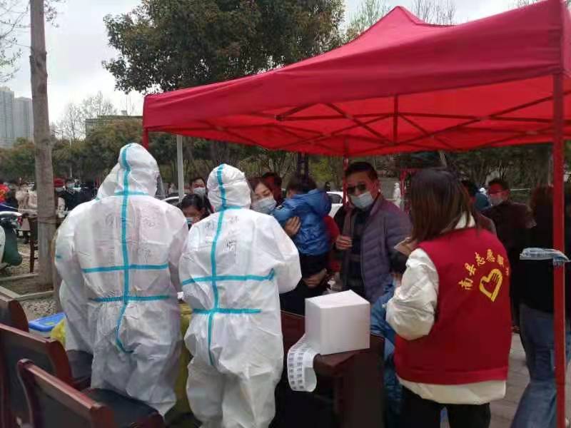 益阳南县：核酸检测，志愿者在行动！