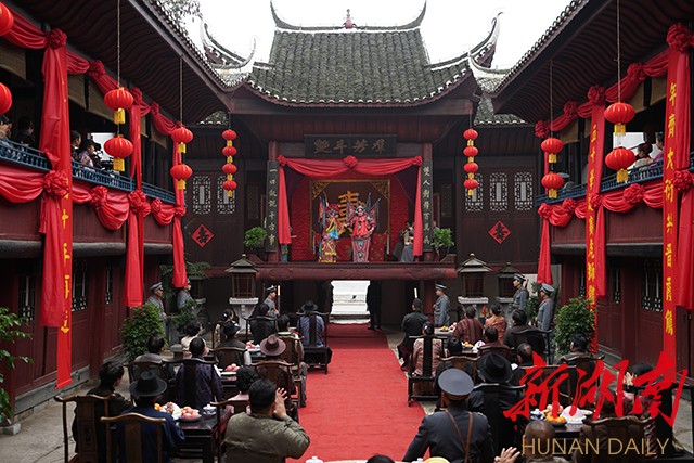 《一代洪商》剧照(取景地:古城万寿宫) 《一代洪商》剧照(取景地:古城万寿宫)