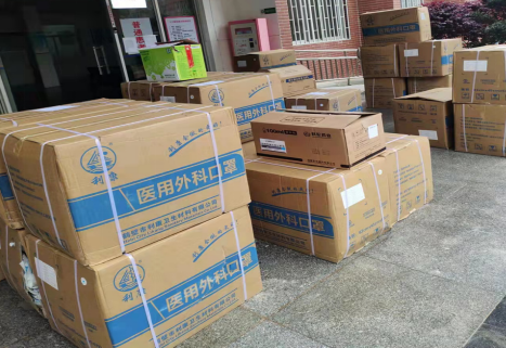 湖南交通职院给在校学生免费发放10万只口罩