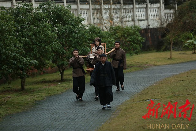 《一代洪商》剧照(取景地:古城芙蓉楼) 《一代洪商》剧照(取景地:古城芙蓉楼)