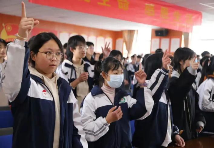 衡阳县弘扬中学举办"珍爱生命,感恩生活" 心理健康教育讲座