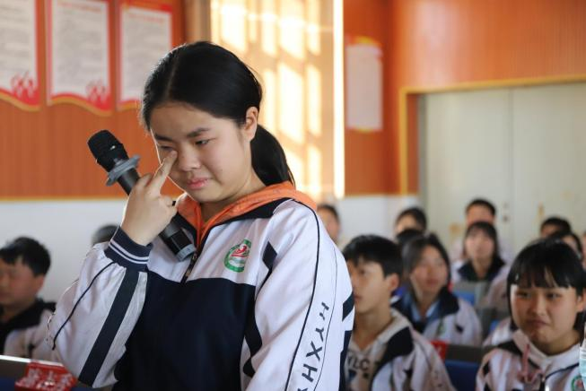 衡阳县弘扬中学举办"珍爱生命,感恩生活" 心理健康教育讲座