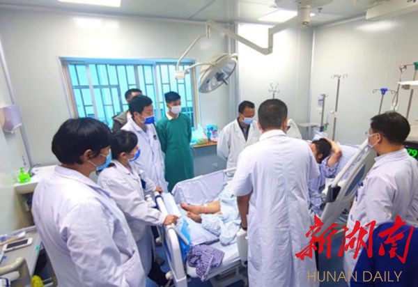 产妇突发急性肺栓塞，命悬一线——南华附一急诊ECMO团队又一次重启生命