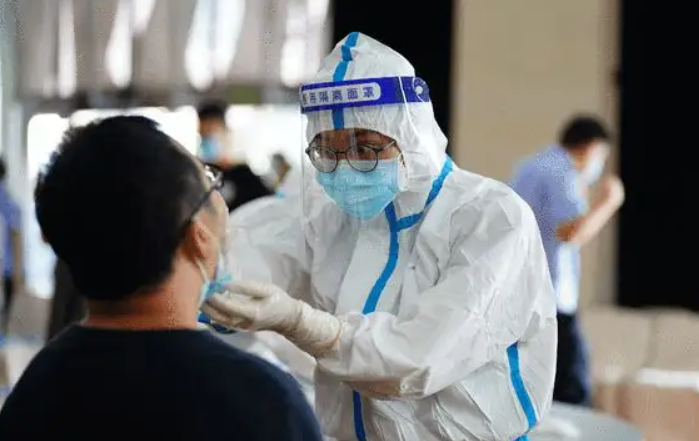 疫情滚动丨上海昨日新增本土确诊病例1292例 无症状感染者9330例