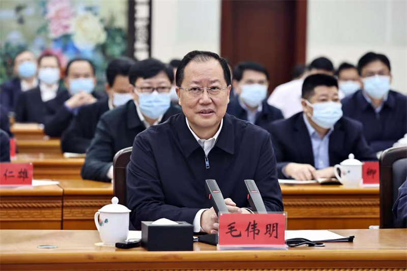 毛伟明主持“五一”假期安全防范暨疫情防控工作电视电话会：落细落实 再接再厉 确保社会大局平安和谐稳定