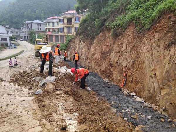 冷水江市公路建設(shè)養(yǎng)護(hù)中心全力推進(jìn)項(xiàng)目建設(shè)