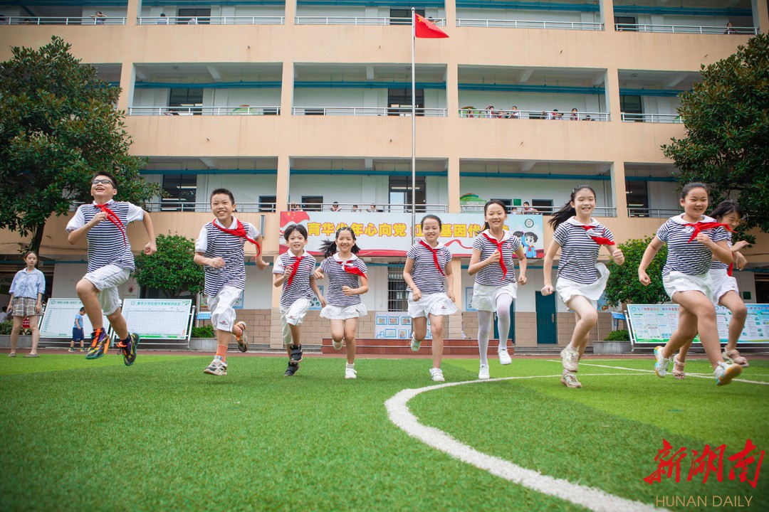 最美家乡推荐官之"最美校园|长沙市芙蓉区育华小学:我把春天送给你