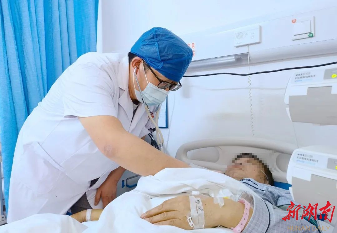 绥宁县人民医院成功抢救一“三支病变”危重患者
