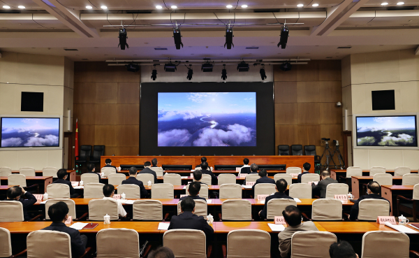 毛伟明：保持攻势 常抓不懈 牢牢守住生态环境安全底线