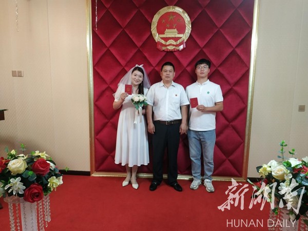 湘潭縣：幸福啟航 今天我們結(jié)婚啦