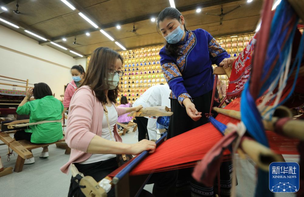 湖南张家界:土家织锦迎客来 - 头条轮播图 - 新湖南