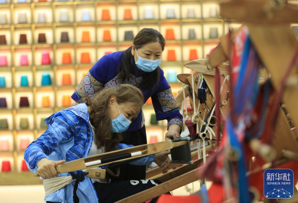 湖南张家界:土家织锦迎客来 - 头条轮播图 - 新湖南