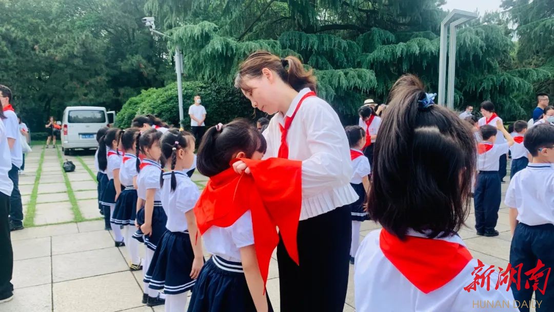 长沙市雨花区泰禹小学举办2021级首批新队员光荣入队仪式