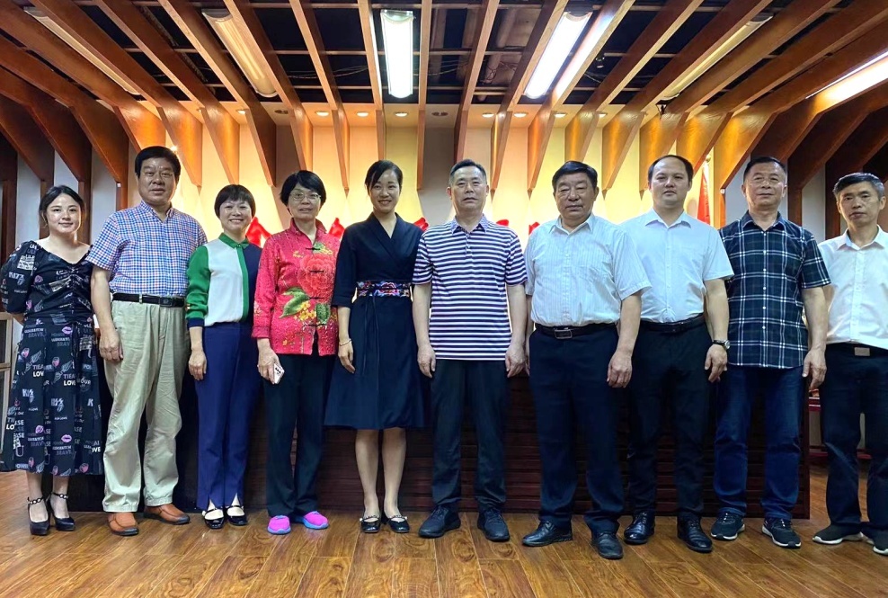 花垣县委统战部长石娟一行到访湖南异地商会联合会