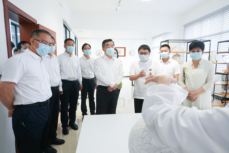 张庆伟在醴陵市调研并参加省人大代表小组主题活动：坚持守正创新做强做优陶瓷产业 积极服务中心大局增进民生福祉