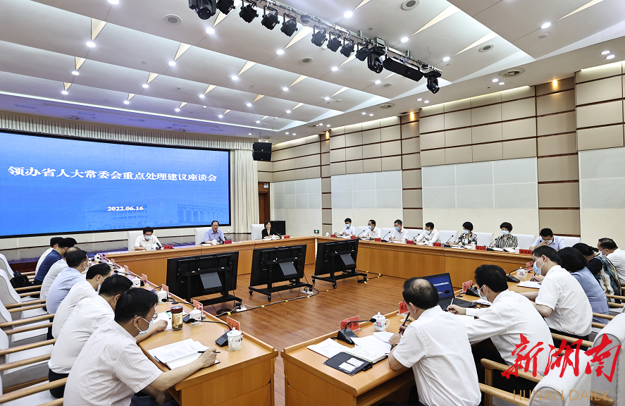 毛伟明:带着责任 带着敬意 全力办好人大代表建议