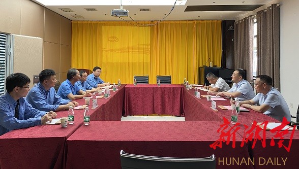 率先垂范做实帮扶 风雨同舟共克时艰